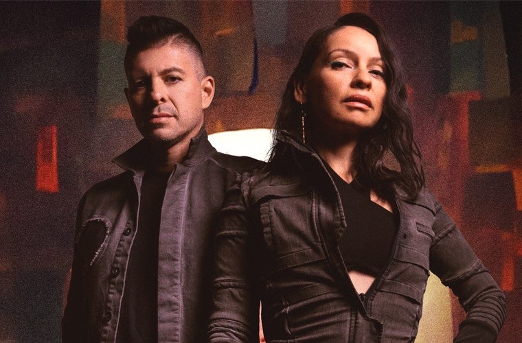 Rodrigo y Gabriela - In Between Thoughts ... A World Tour